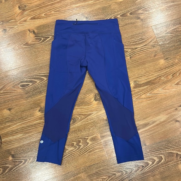 Lululemon Capris - Picture 1 of 2